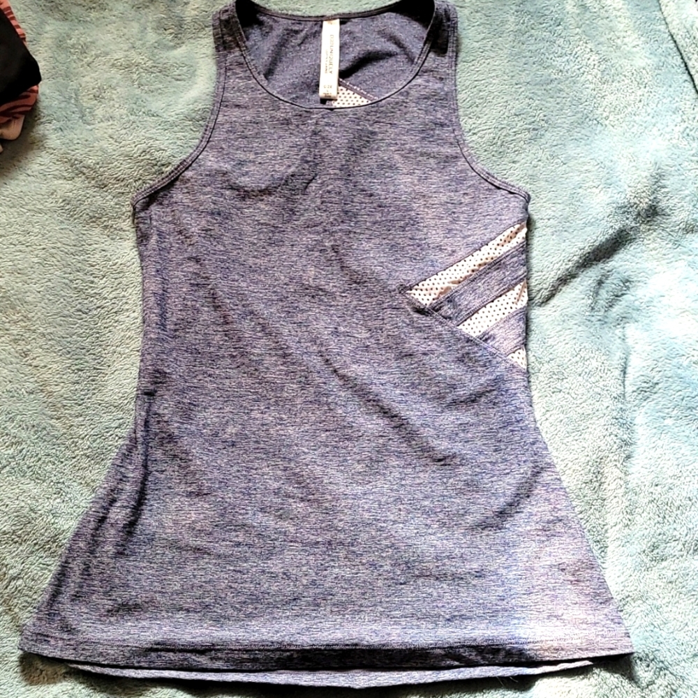 Lorna jane workout top